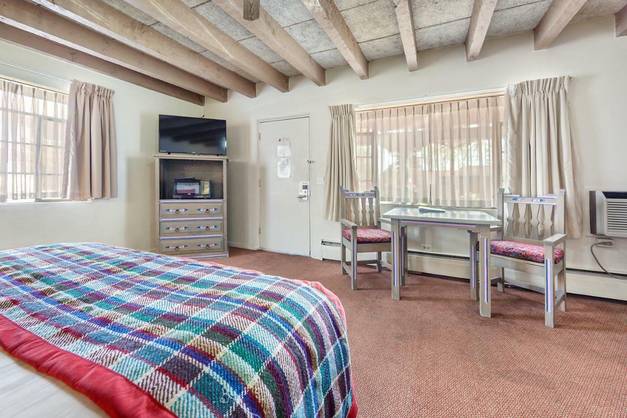 Kachina Lodge Resort And Meeting Center Taos Extérieur photo